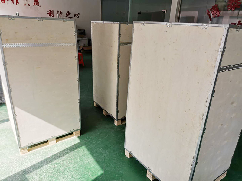我公司生產(chǎn)的激光打標機暢銷海內外